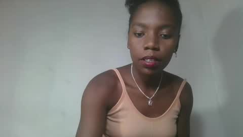 Snapshot of aangevelo chatting on 5, 11, 2025 aangevelo online show from 5, 11, 2025