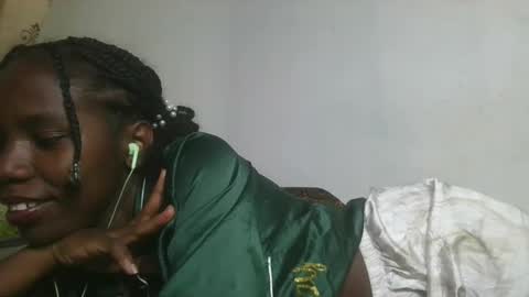 Snapshot of aangevelo chatting on 10, 11, 2025 aangevelo online show from 10, 11, 2025