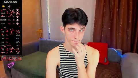 Snapshot of aaron_bang chatting on 14, 11, 2025 Aaron Bang online show from 14, 11, 2025