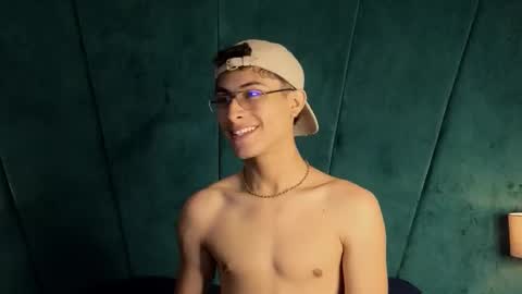 Aaron Ezequiel online show from 11, 10, 2025