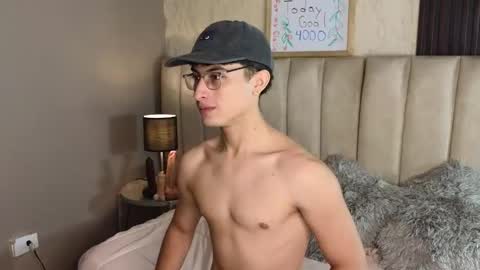 Aaron Ezequiel online show from 12, 1, 2026