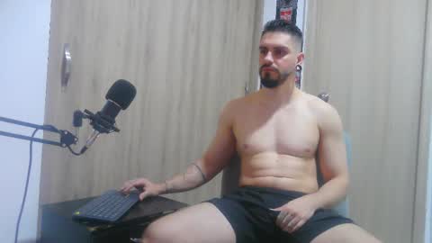 Aaron kwok online show from 23, 11, 2025