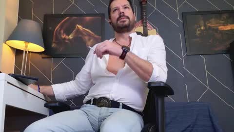 Aaron online show from 15, 11, 2025