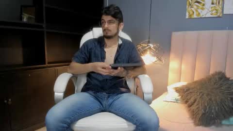 aaronfuentes7 online show from 18, 9, 2025