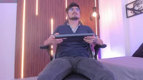 aaronfuentes7 online show from 27, 9, 2025