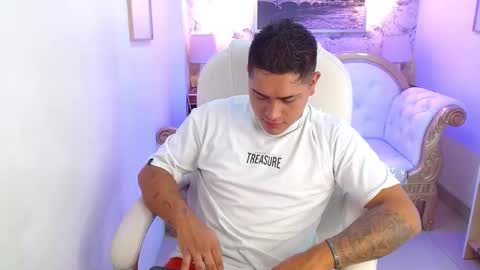 Aaron online show from 5, 12, 2025