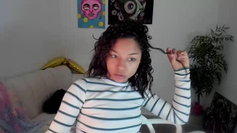 Lucia  online show from 4, 3, 2025