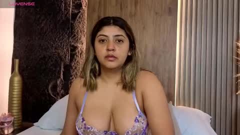 Snapshot of abby_millerr_ chatting on 8, 11, 2025 Abbygail online show from 8, 11, 2025