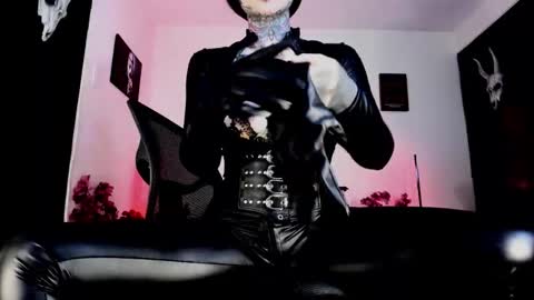 Abby online show from 19, 11, 2025