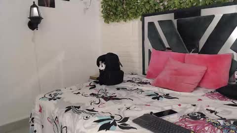 Snapshot of abbytatte_pmb chatting on 9, 10, 2025 abby online show from 9, 10, 2025