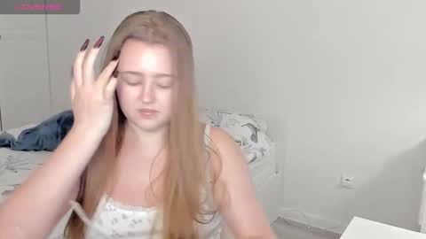 Snapshot of abbywyte chatting on 21, 12, 2025 Abby Stream at Sat Sun Mon Fri online show from 21, 12, 2025