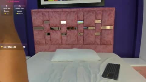 Snapshot of abella_lov chatting on 24, 11, 2025 abella_lov online show from 24, 11, 2025