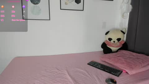 Snapshot of abigail_w chatting on 15, 10, 2025 abigail online show from 15, 10, 2025