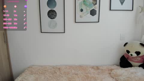 Snapshot of abigail_w chatting on 24, 10, 2025 abigail online show from 24, 10, 2025