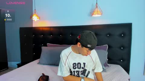 abraham_horny18 online show from 18, 11, 2025