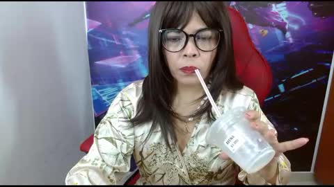 Abril Beltran online show from 9, 2, 2025