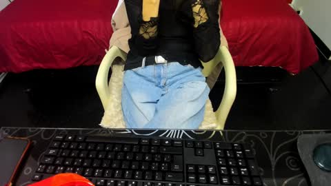 ABRIL online show from 1, 2, 2025