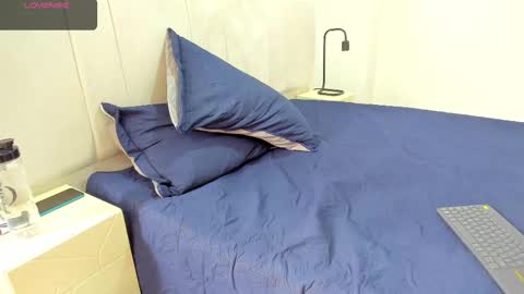 Snapshot of abrilsonne chatting on 8, 3, 2025 AbrilSonne online show from 8, 3, 2025