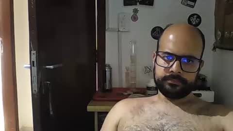 Snapshot of absinnto2016 chatting on 16, 9, 2025 Luke 33 online show from 16, 9, 2025