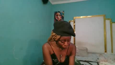 Snapshot of acadiah chatting on 25, 10, 2025 Cadih online show from 25, 10, 2025