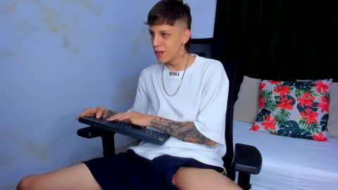 Snapshot of adam_hard_ chatting on 17, 1, 2025 Adam online show from 17, 1, 2025