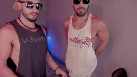 Snapshot of adam_scar chatting on 21, 11, 2025 Hello welcome 3 online show from 21, 11, 2025