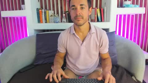 Im Adams Sanz online show from 27, 2, 2026