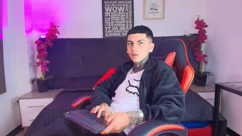 AdamsWalkerr  online show from 3, 3, 2026