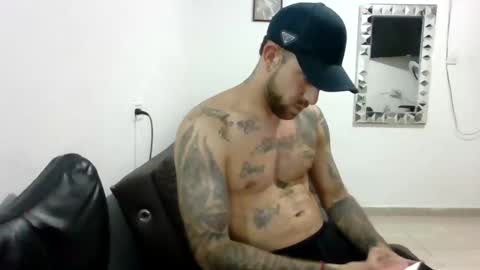 Snapshot of adan_carter chatting on 24, 11, 2025 adan_carter online show from 24, 11, 2025