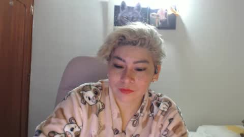 Snapshot of adan_romanoff chatting on 6, 11, 2025 adan_romanoff online show from 6, 11, 2025