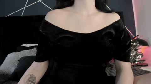 Snapshot of adeelinee chatting on 23, 12, 2024 Ade online show from 23, 12, 2024
