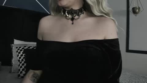 Snapshot of adeelinee chatting on 10, 2, 2025 Ade online show from 10, 2, 2025