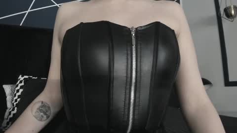 Snapshot of adeelinee chatting on 10, 3, 2025 Ade online show from 10, 3, 2025