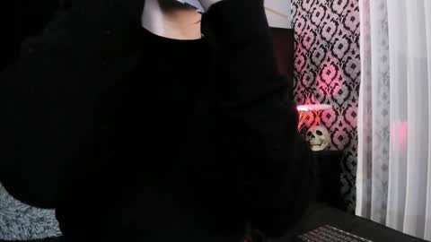 Snapshot of adeelinee chatting on 3, 10, 2025 Ade online show from 3, 10, 2025