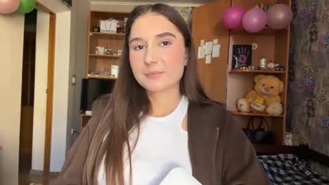 Snapshot of adeleapel chatting on 5, 3, 2026 Poly online show from 5, 3, 2026