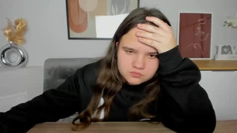 adelecruzz online show from 3, 3, 2025