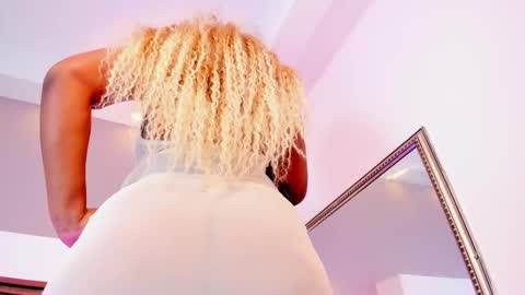 Snapshot of adelehottman chatting on 10, 2, 2026 Adele online show from 10, 2, 2026