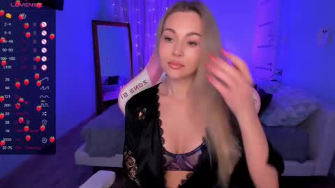 Snapshot of adeleroberts chatting on 10, 11, 2025 Adele online show from 10, 11, 2025