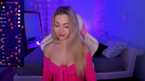 Snapshot of adeleroberts chatting on 24, 11, 2025 Adele online show from 24, 11, 2025