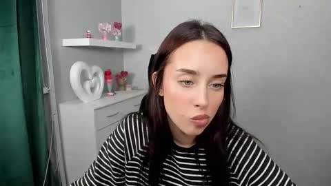 Snapshot of adelesolo chatting on 1, 4, 2026 Adele online show from 1, 4, 2026