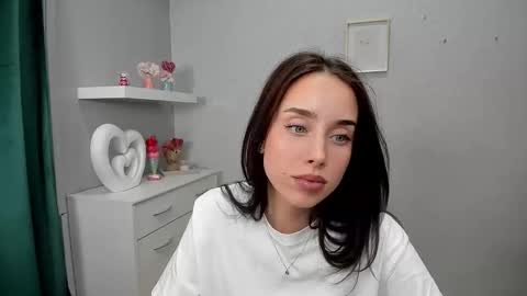 Snapshot of adelesolo chatting on 7, 4, 2026 Adele online show from 7, 4, 2026