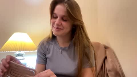 Snapshot of adeliaebbers chatting on 25, 11, 2025 Katherine online show from 25, 11, 2025