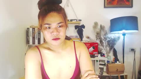 Adellahuge05 online show from 22, 12, 2025