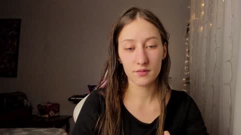 Snapshot of adellqueen chatting on 5, 1, 2025 Adell online show from 5, 1, 2025