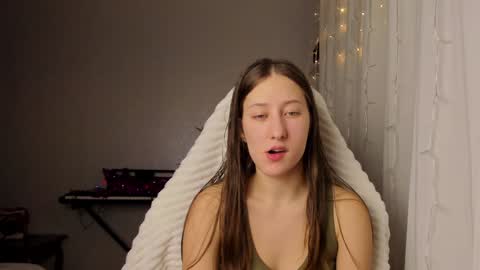 Snapshot of adellqueen chatting on 6, 1, 2025 Adell online show from 6, 1, 2025