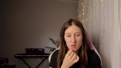 Snapshot of adellqueen chatting on 7, 1, 2025 Adell online show from 7, 1, 2025