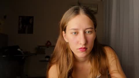 Snapshot of adellqueen chatting on 19, 9, 2025 Adell online show from 19, 9, 2025