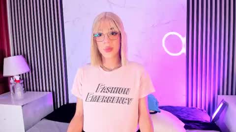 Snapshot of adharasweet1 chatting on 13, 9, 2025 AdharaSweet online show from 13, 9, 2025