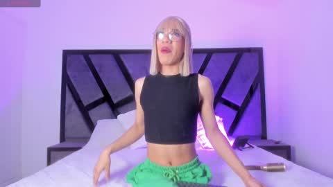 Snapshot of adharasweet1 chatting on 16, 11, 2025 AdharaSweet online show from 16, 11, 2025