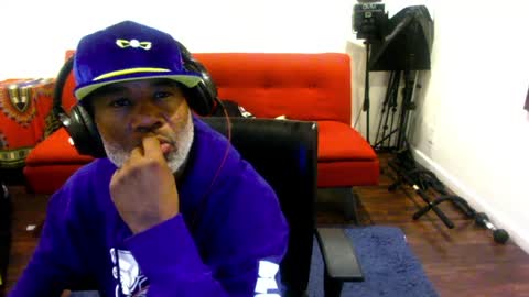 Snapshot of adick_ting chatting on 29, 3, 2026 adick_ting online show from 29, 3, 2026